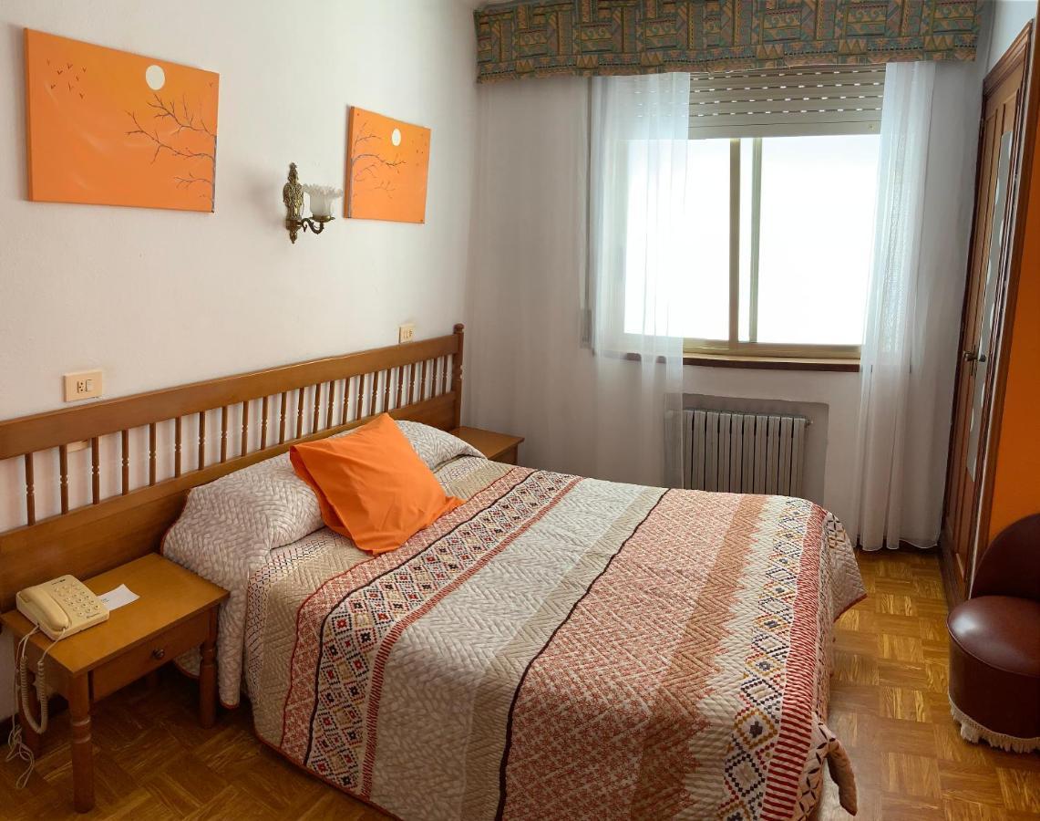 Hotel Espana ลูโก ภายนอก รูปภาพ