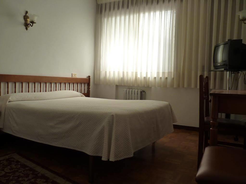 Hotel Espana ลูโก ภายนอก รูปภาพ