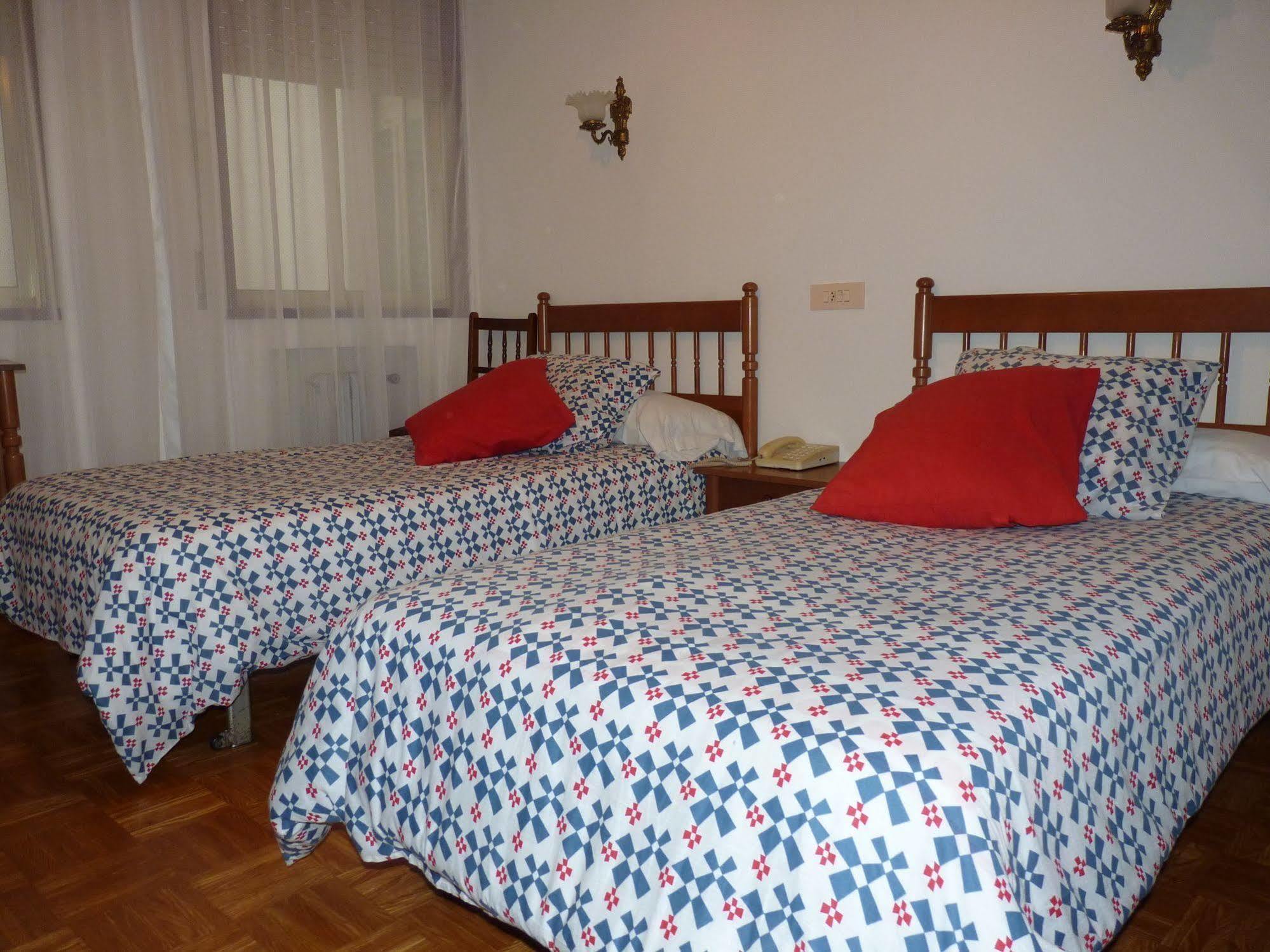 Hotel Espana ลูโก ภายนอก รูปภาพ